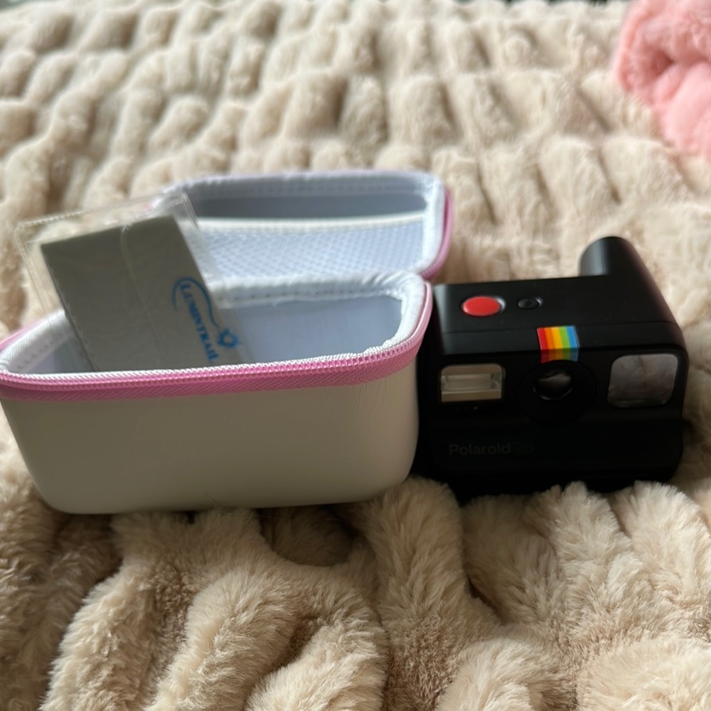 Polaroid Black Instant Camera with White Case